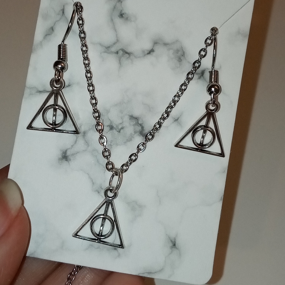COPY - Harry Potter deathly hallows earring&neckl…